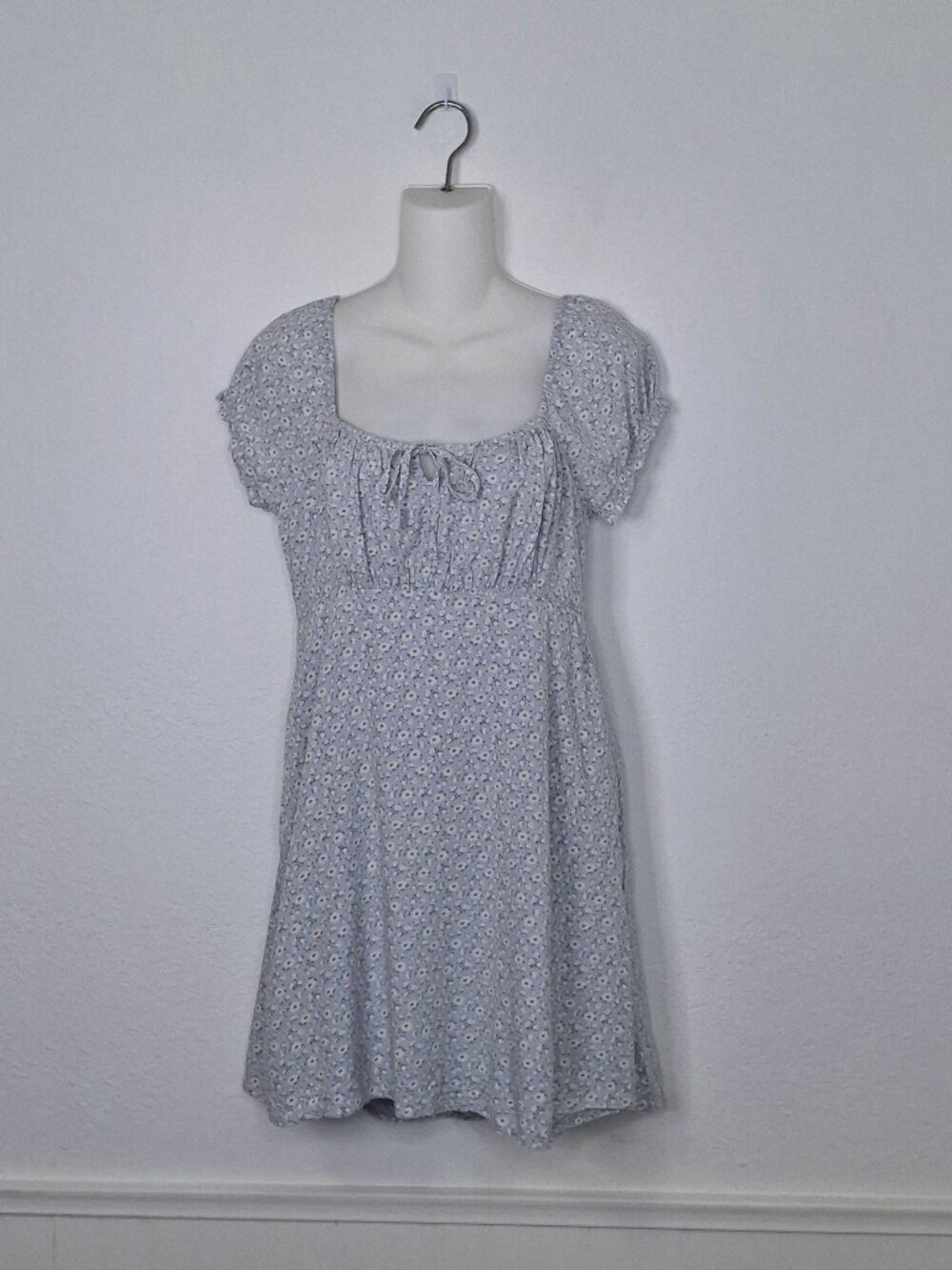 Hollister Floral Milkmaid Dress Daisies Sz M Cottagecore Dainty Sundress Prairie